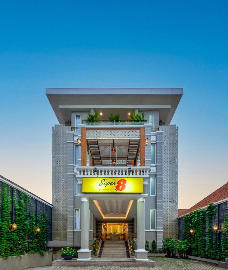 Super 8 By Wyndham Solo Hotel Luaran gambar