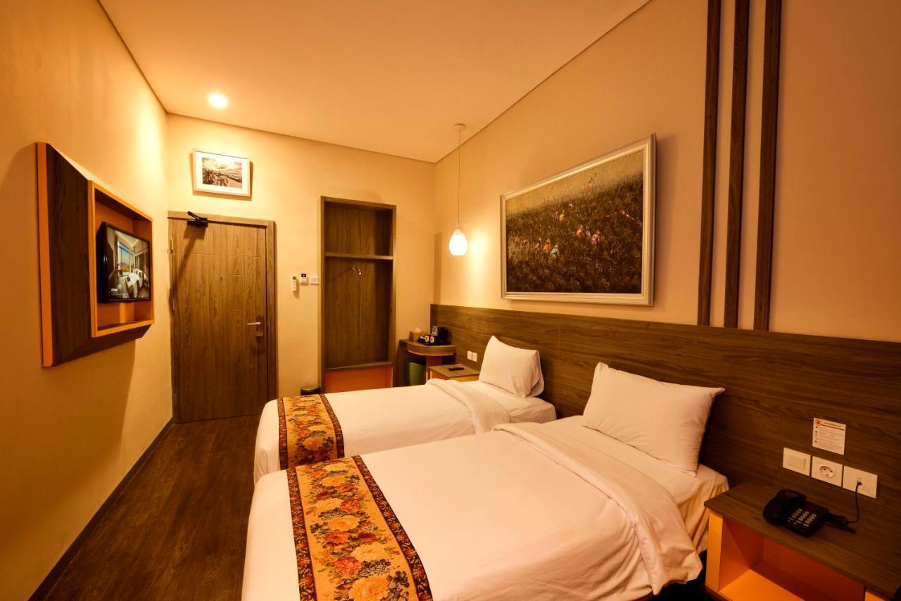 Super 8 By Wyndham Solo Hotel Luaran gambar