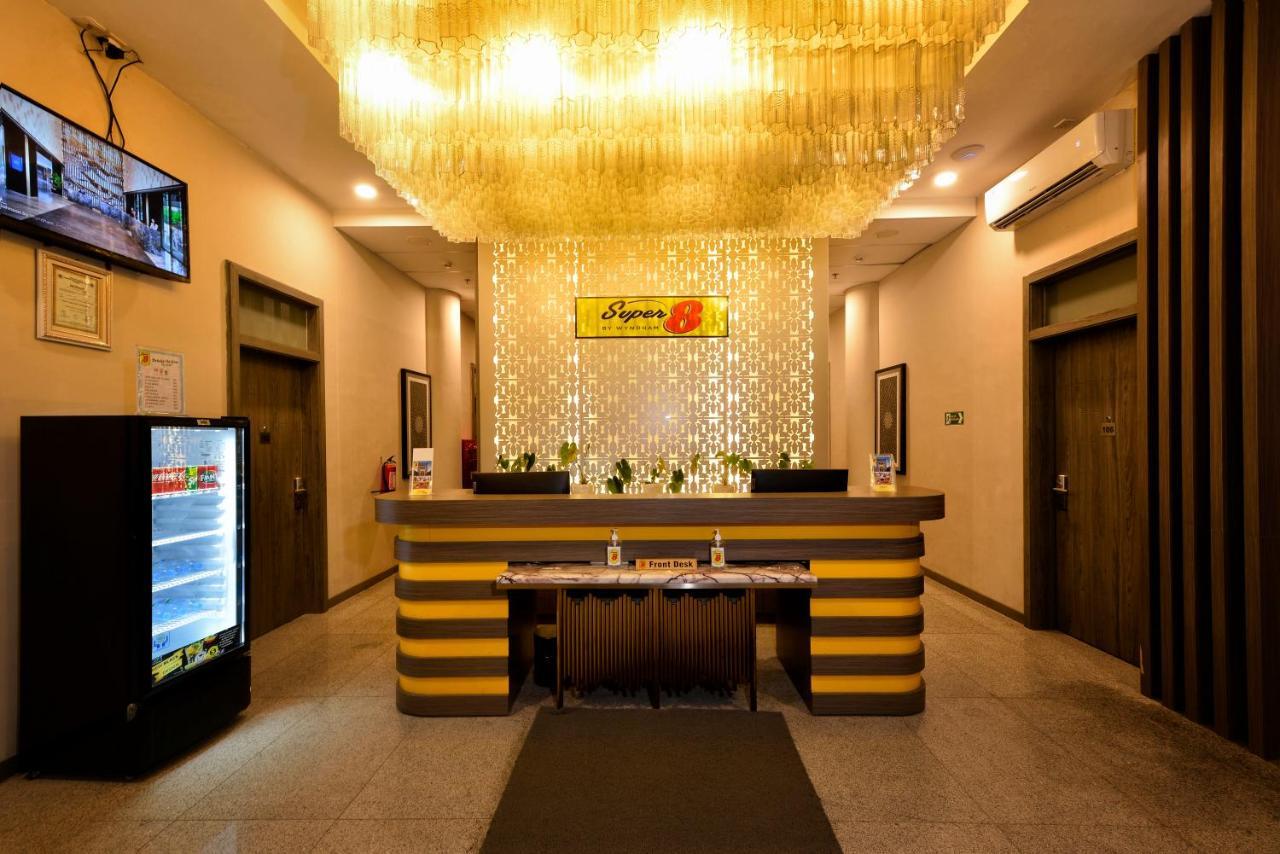Super 8 By Wyndham Solo Hotel Luaran gambar