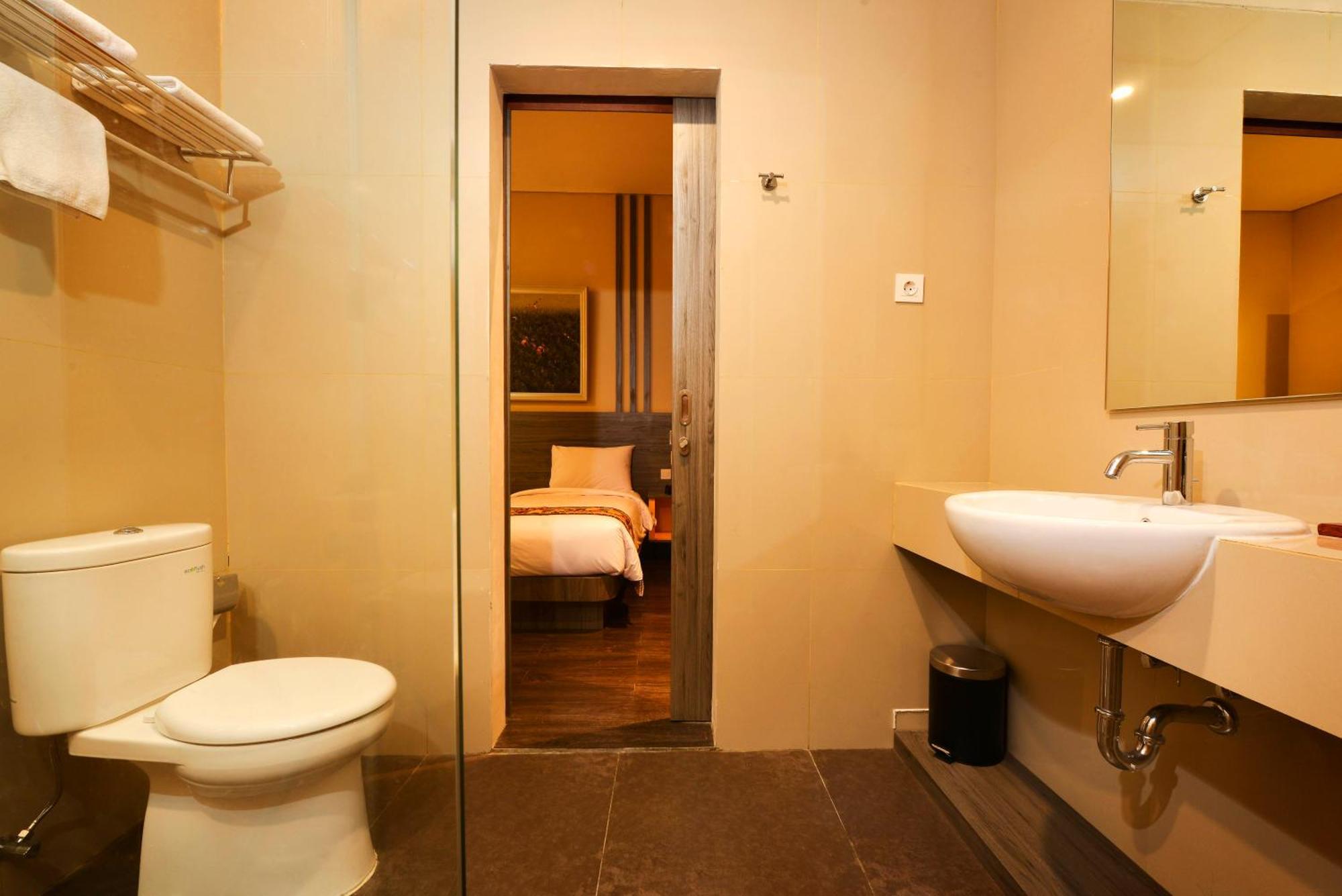 Super 8 By Wyndham Solo Hotel Luaran gambar
